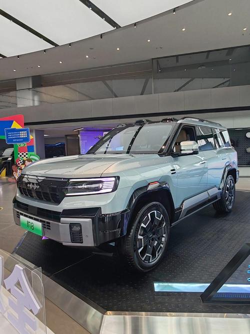 成都165比亚迪方程豹硬派越野的爆款，英菲尼迪35周年与你共成长